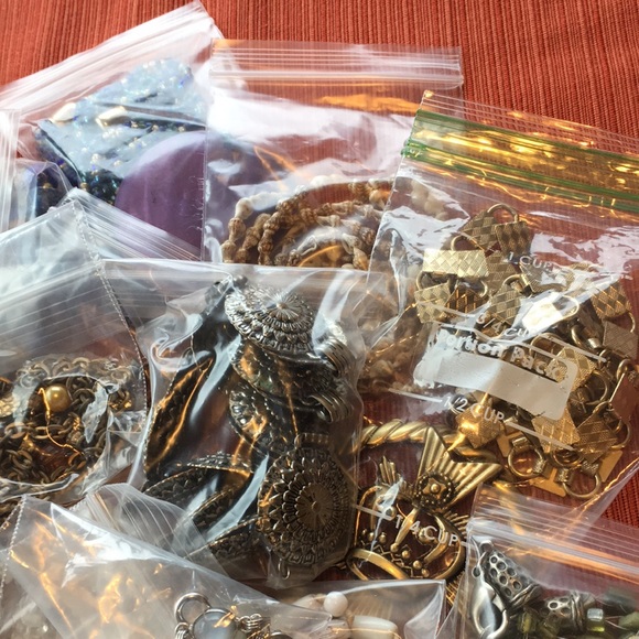 Lot of Costume Jewelry - Actual Items Shown - Picture 5 of 5